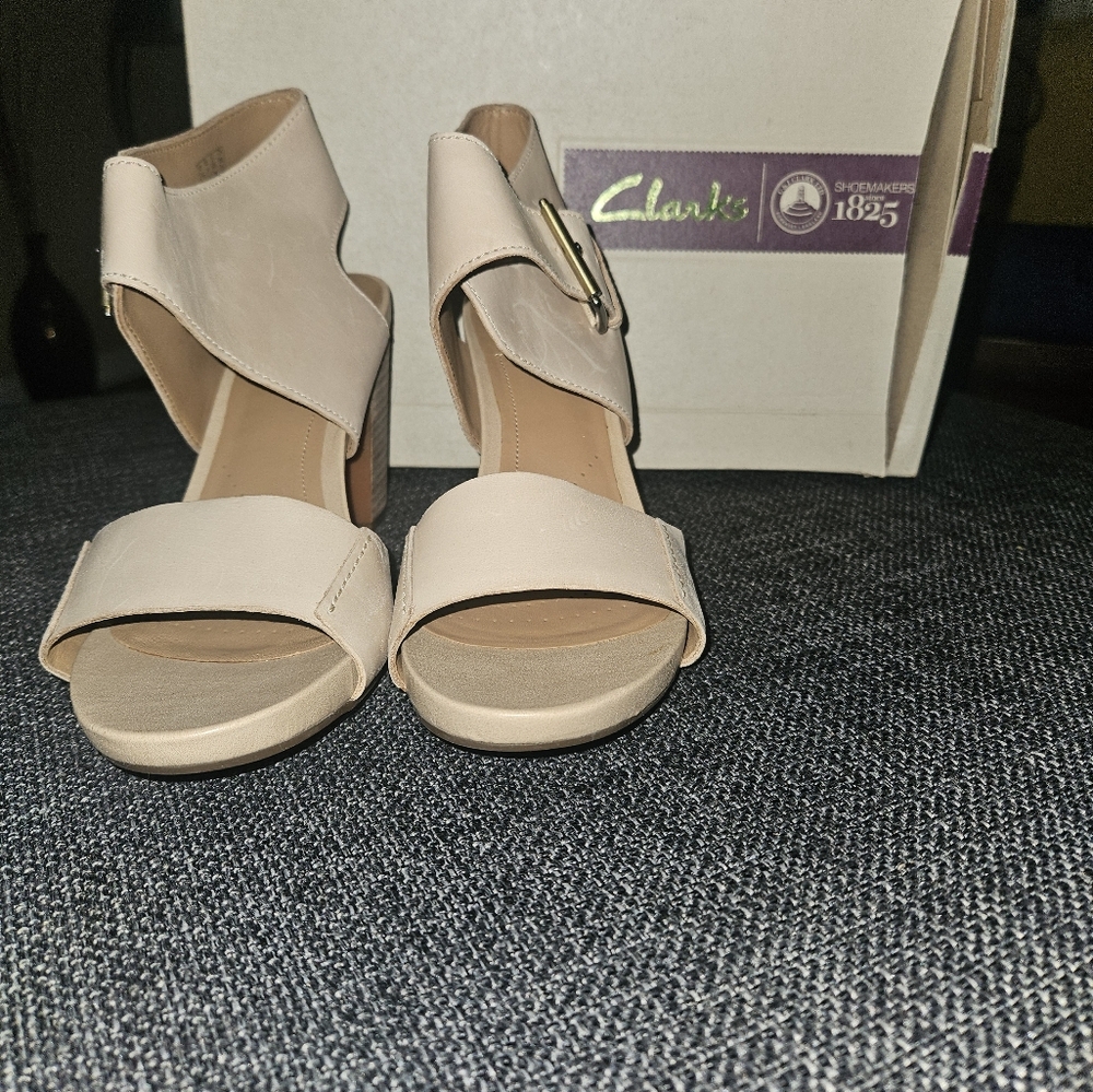 Clark's Shoes - Picture 2 of 4